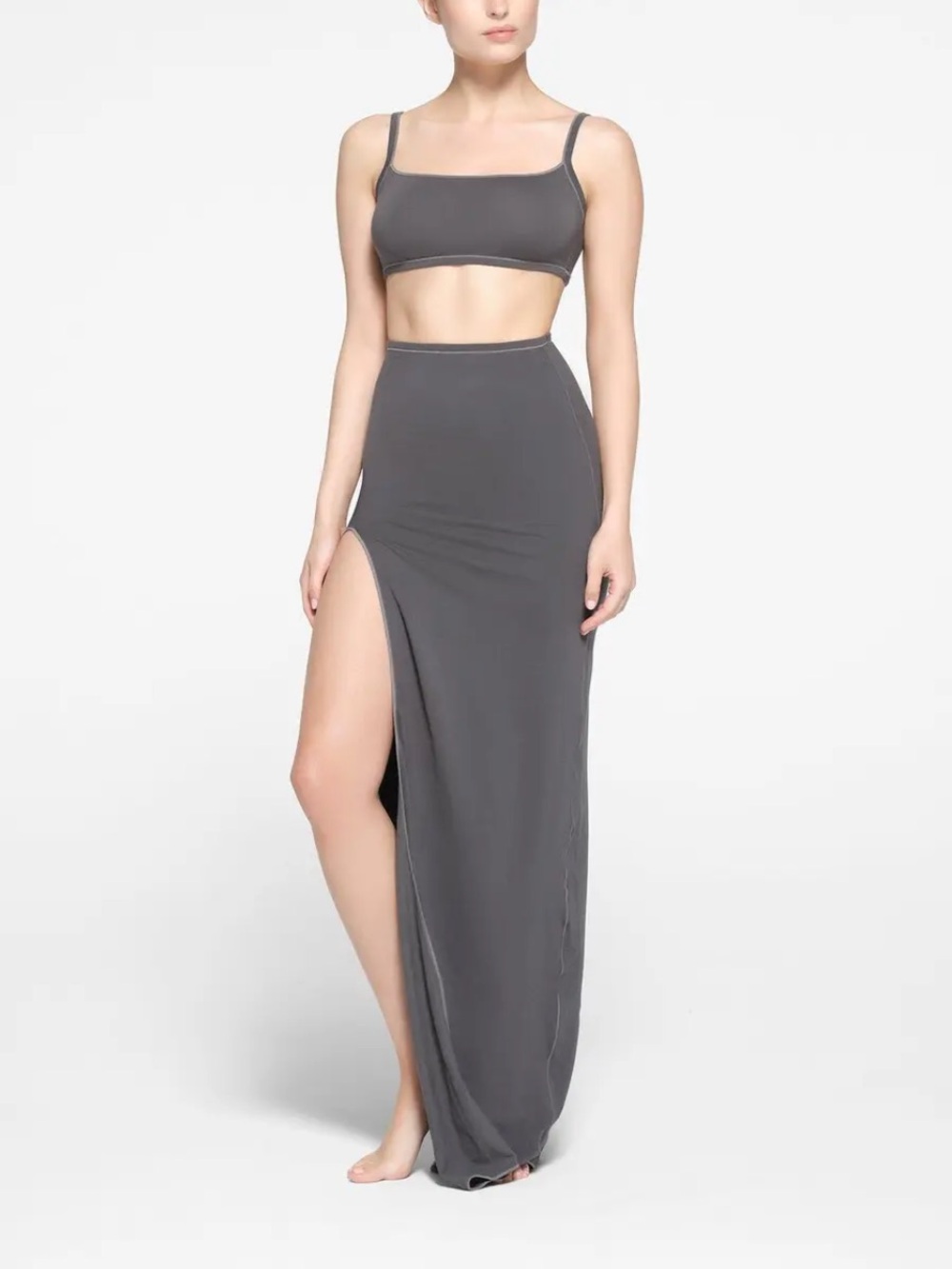 SKIMS 
Seamless Washed Jersey Slit Long Skirt